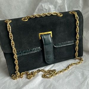 Beautiful timeless chic BLOCK double chain purse bag pocketbook
